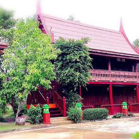 Jaroenrat Resort Samut Songkhram Bagian luar foto