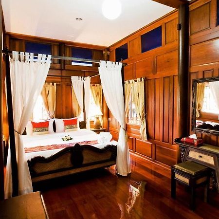 Jaroenrat Resort Samut Songkhram Ruang foto
