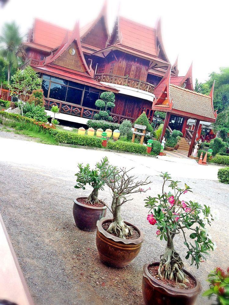 Jaroenrat Resort Samut Songkhram Bagian luar foto
