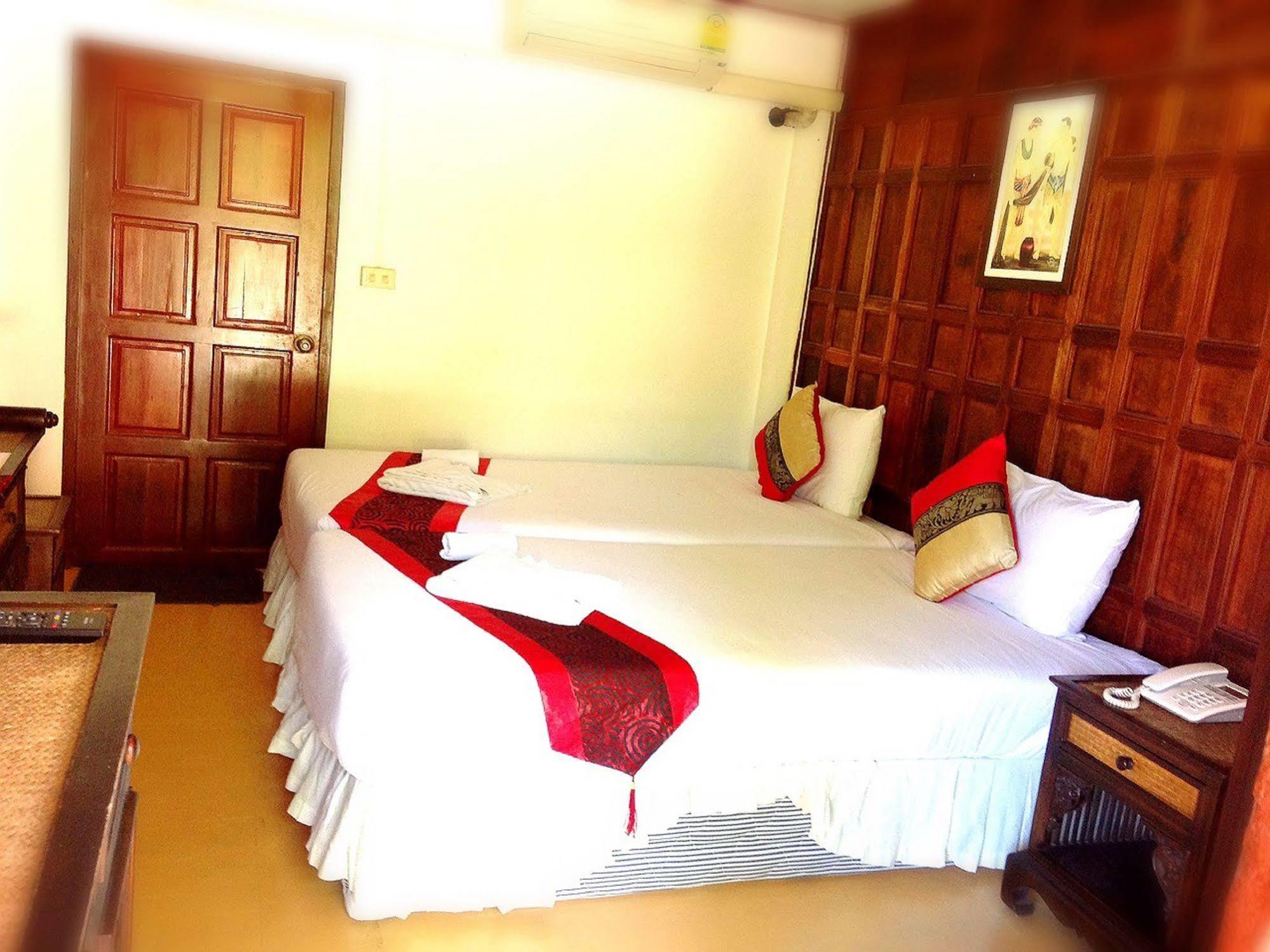 Jaroenrat Resort Samut Songkhram Bagian luar foto