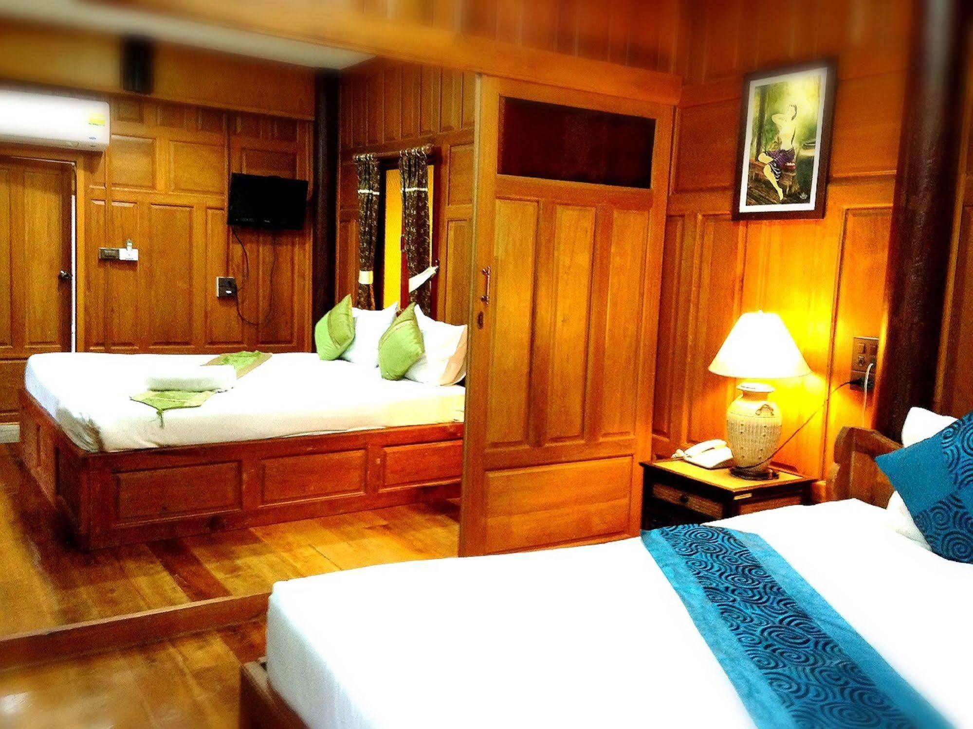 Jaroenrat Resort Samut Songkhram Bagian luar foto