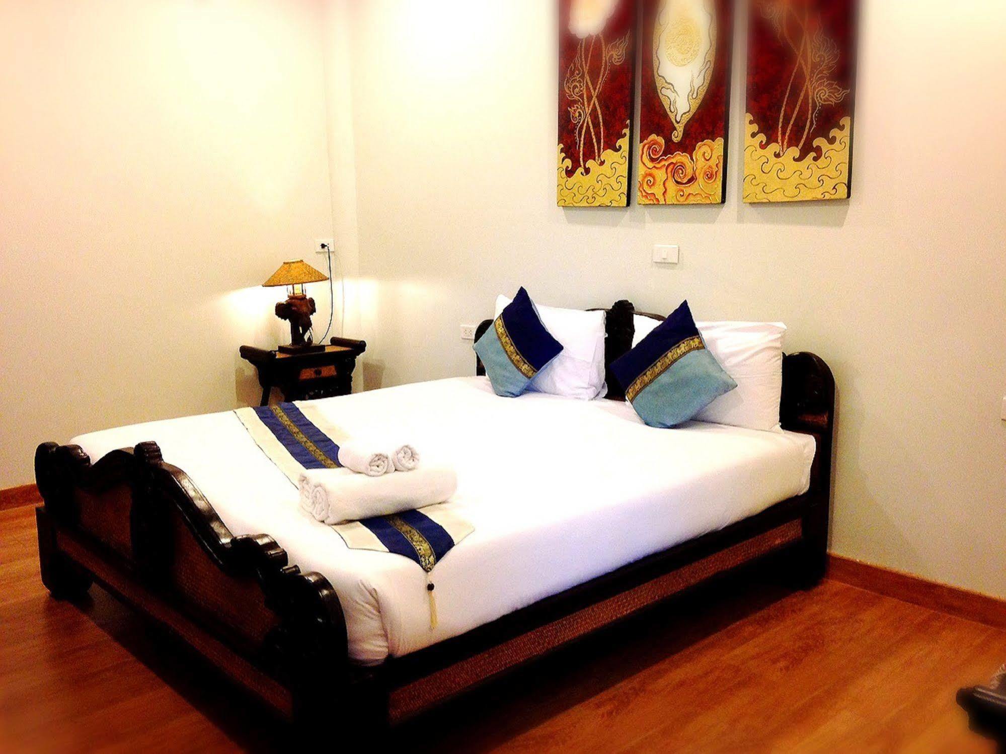Jaroenrat Resort Samut Songkhram Bagian luar foto