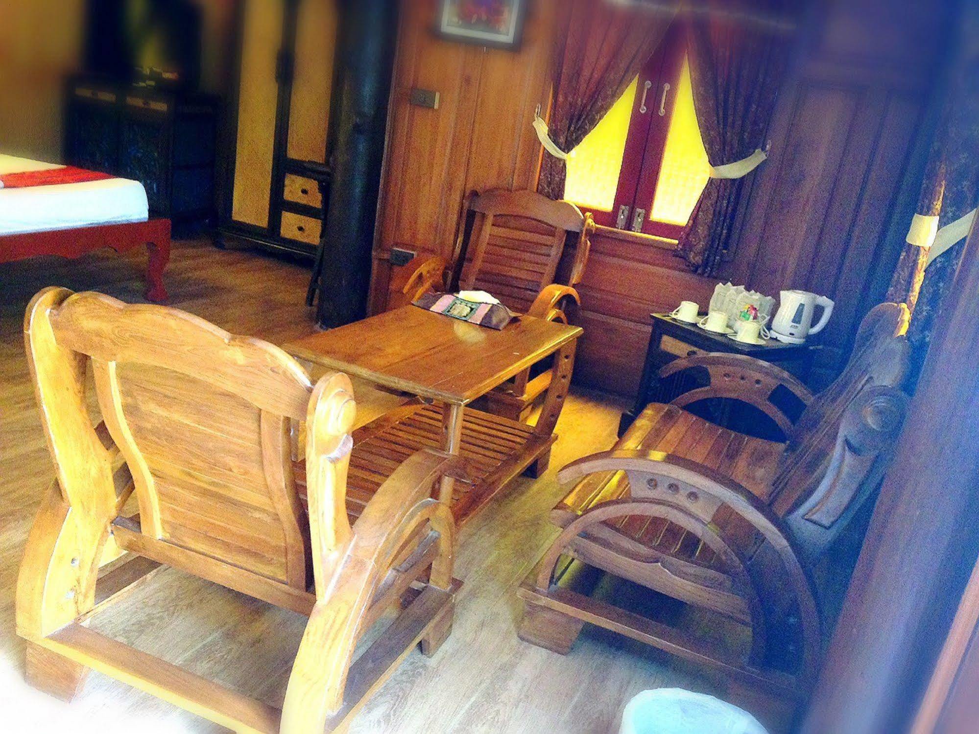 Jaroenrat Resort Samut Songkhram Bagian luar foto