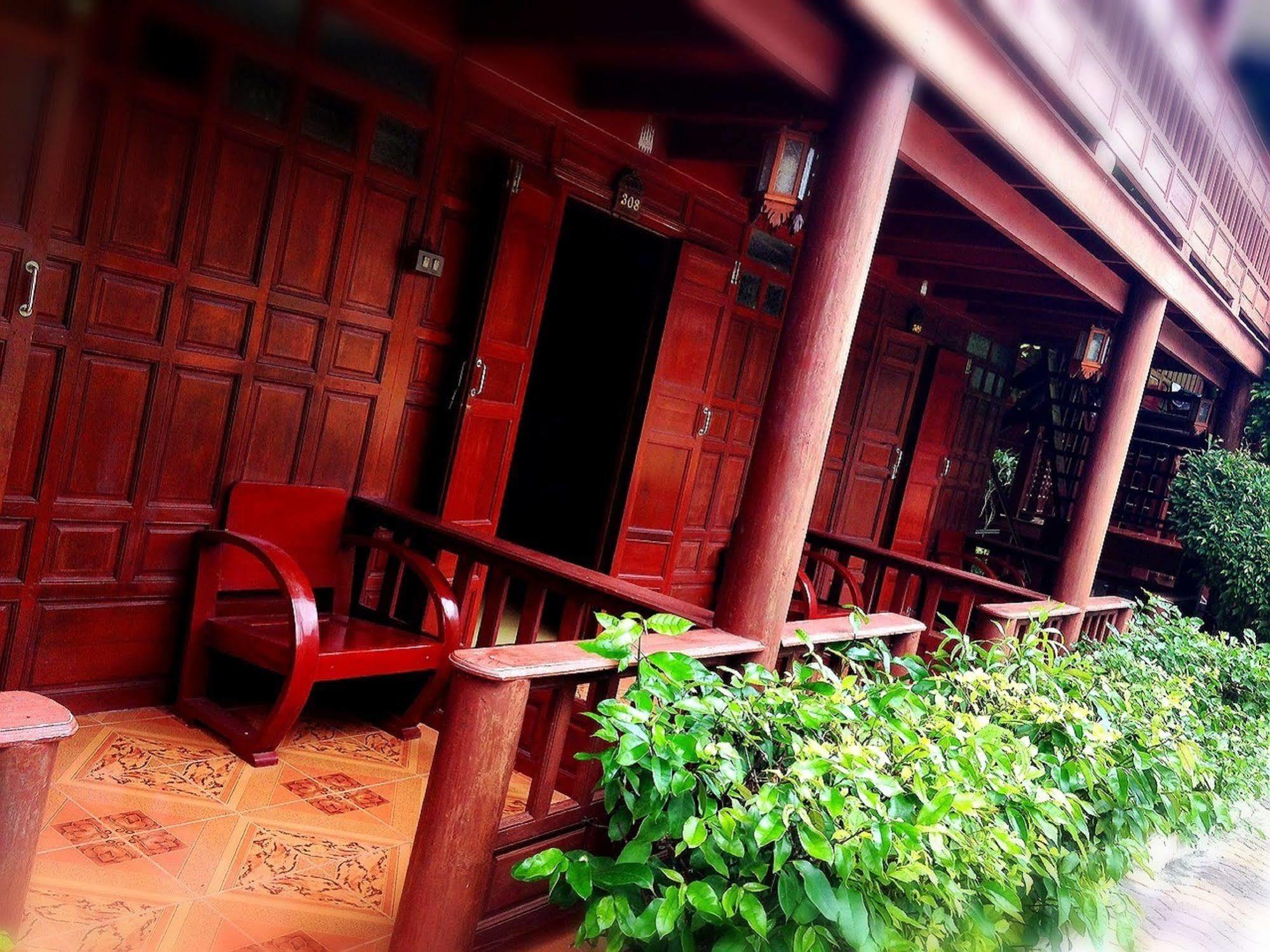 Jaroenrat Resort Samut Songkhram Bagian luar foto