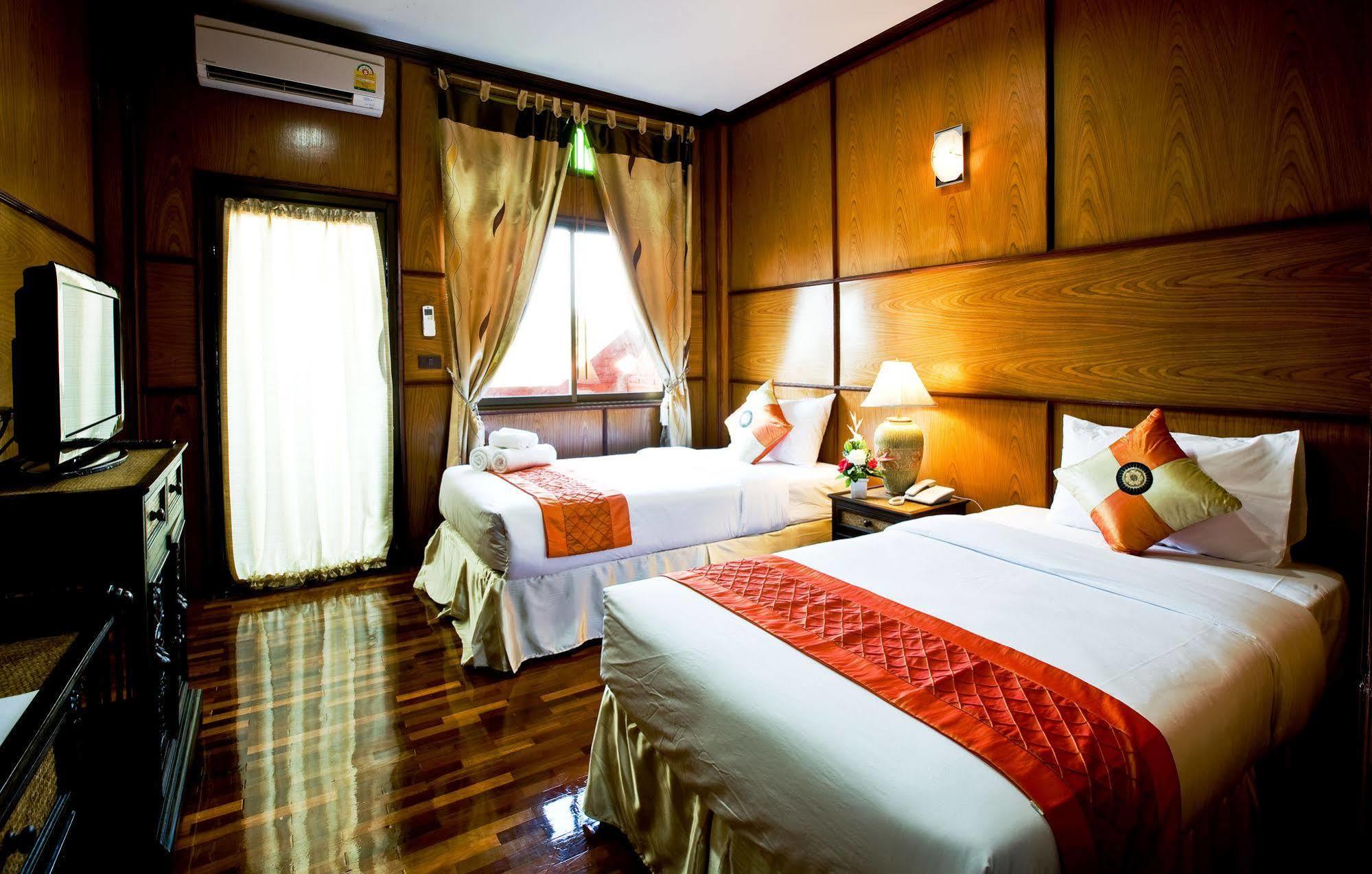 Jaroenrat Resort Samut Songkhram Bagian luar foto