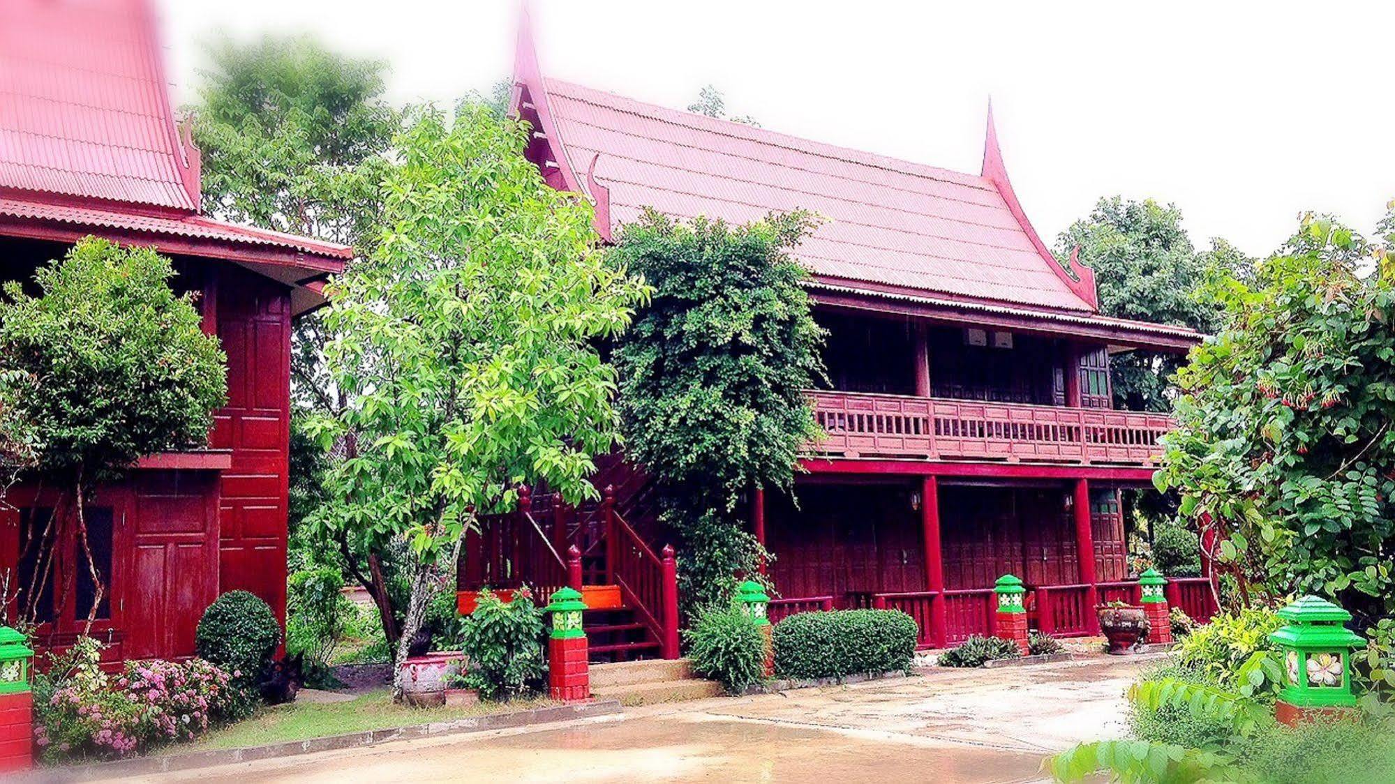 Jaroenrat Resort Samut Songkhram Bagian luar foto